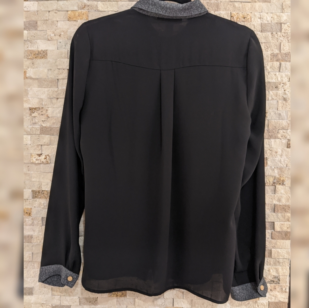 Forever 21 Long sleeve button front shirt - Picture 2 of 6